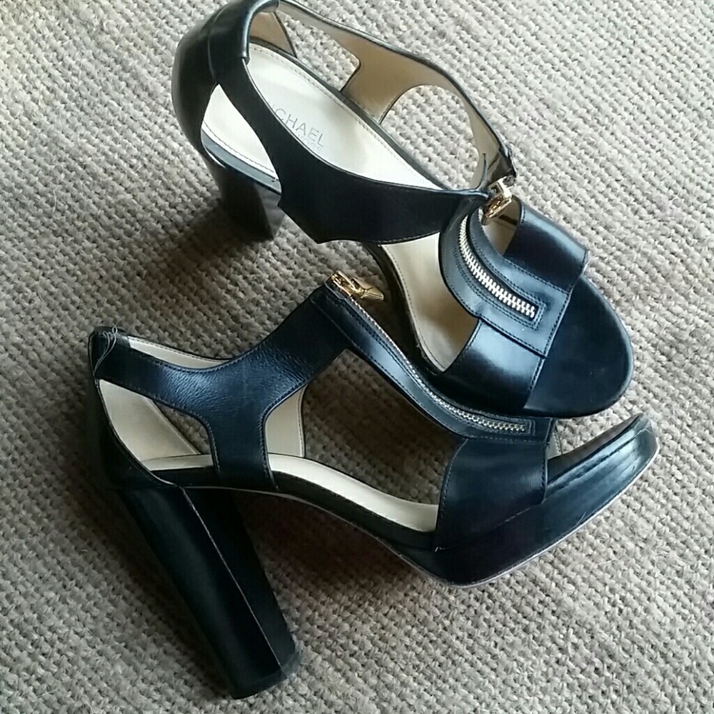 Michael Kors heels - Picture 2 of 8